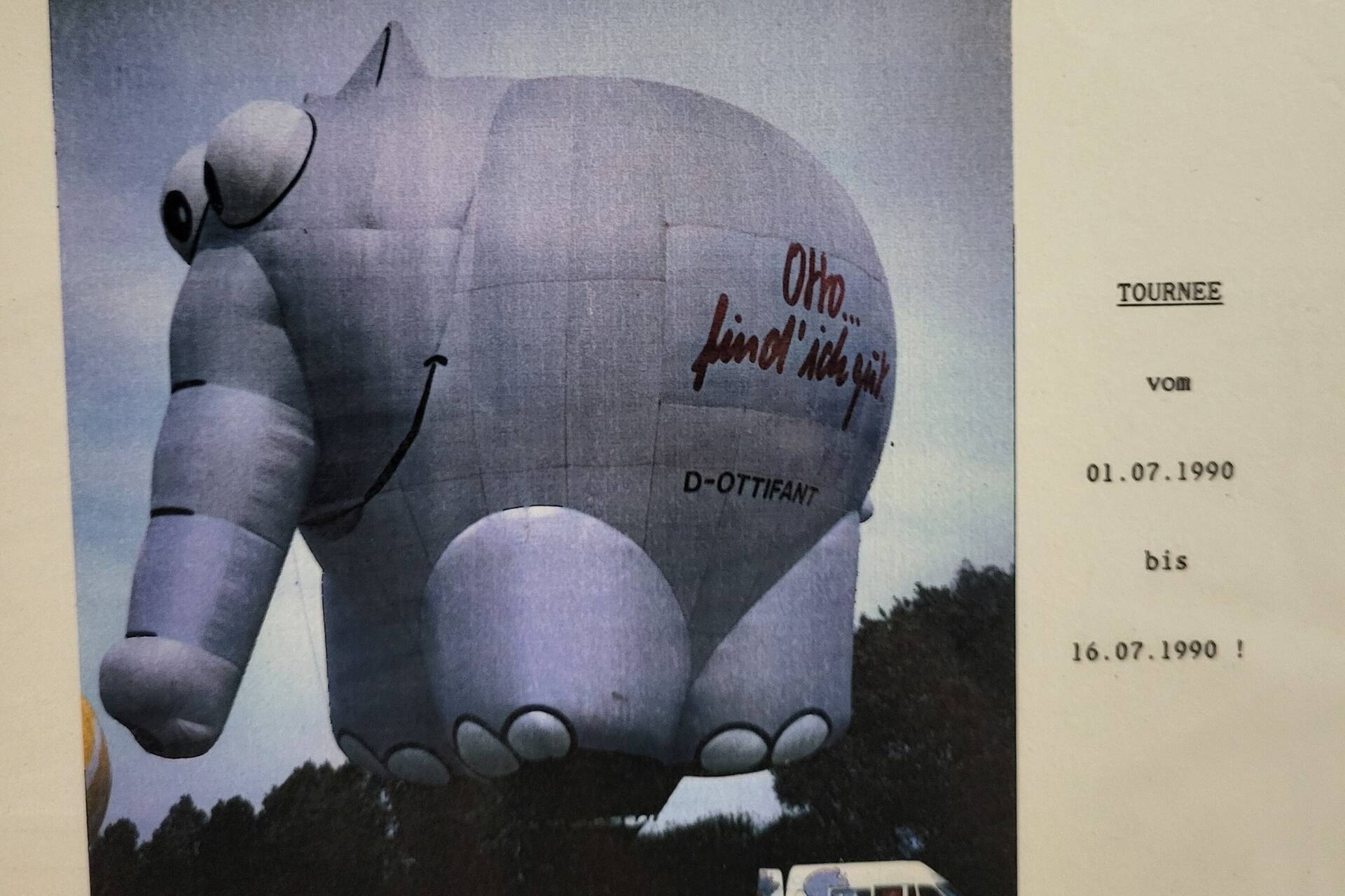 1990 geht ein Ottifant-Luftballon mit OTTOs Werbespruch auf Tournee. Die Verbindung zu Otto Waalkes bleibt bestehen: Zum 75. Geburtstag von OTTO wird er das Gesicht der Kampagne von OTTO x Adidas.