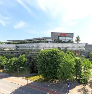 Der Otto Group Campus in Hamburg bei gutem Wetter Der Otto Group Campus in Hamburg bei gutem Wetter