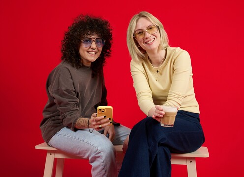 Unsere Kolleginnen Ari und Anika