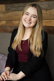 Junior HR Managerin Cindy