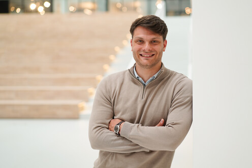 Unser Kollege Lorenz im Atrium Unser Kollege Lorenz im Atrium