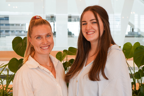 Diese Fragezeichen möchten wir gerne vor deiner Bewerbung mit dir lösen und bieten dir daher die telefonische Beratung durch Theresia und Michelle aus unserem Azubi-Expert*innen-Team.