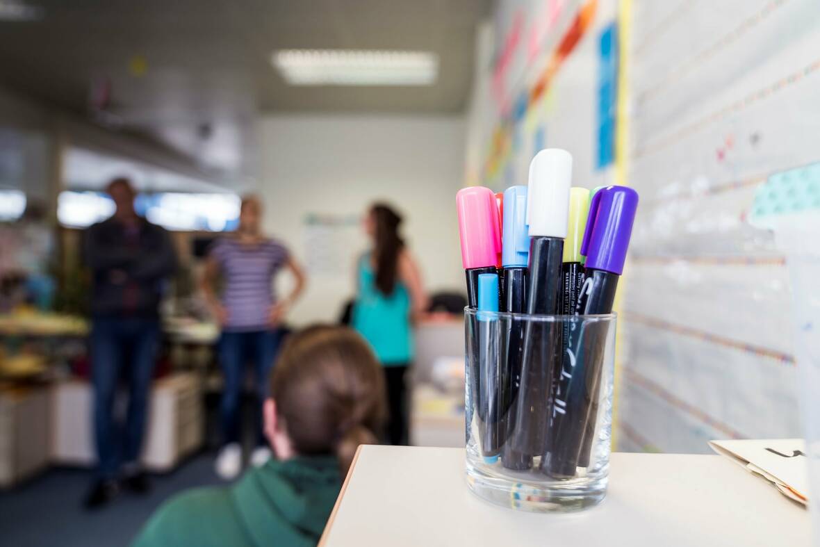 Während der Ausbildung oder deines Studiums bei OTTO kannst du dich in verschiedenen Projekten engagieren und zusätzliche Kompetenzen erwerben. Neben dem Azubi-Blog oder den Azubi-Jobbotschafter*innen gibt es Projekte wie GOODProject oder die OTTO-Insider@TikTok. Auch als Inspirer bei der Hacker School kannst du dich im Rahmen deiner Ausbildung engagieren. So kannst du überall deine Stärken einbringen.