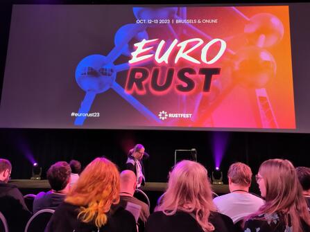 Abb. 2: Menschenmenge auf der EuroRust Konferenz 2024