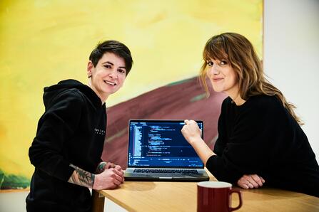 Nina mit ihrer Kollegin Janina Nina mit ihrer Kollegin Janina